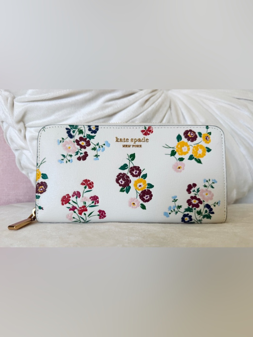 Kate Spade New York Morgan Bouquet Toss Zip Around Continental Wallet NWT Floral